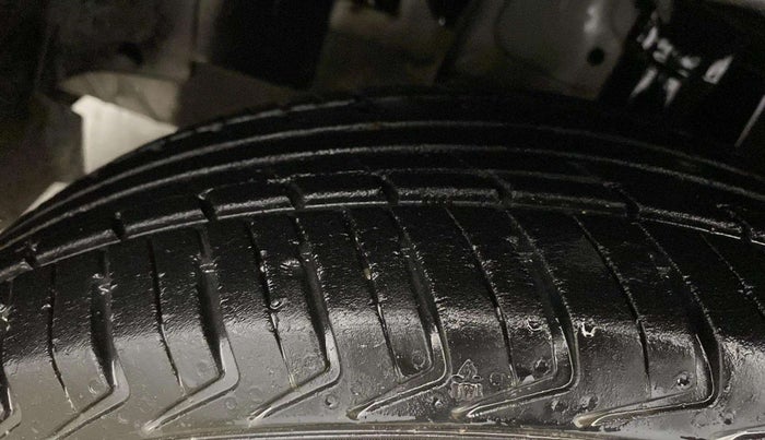 2018 Renault Kwid RXL, Petrol, Manual, 53,893 km, Left Front Tyre Tread