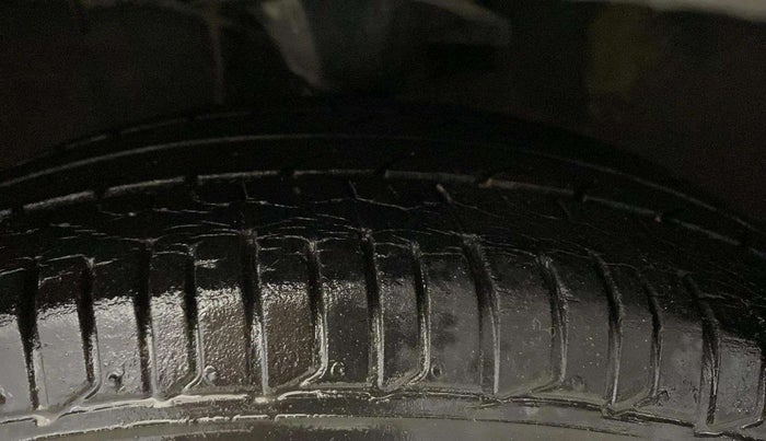 2014 Hyundai i10 MAGNA 1.1, Petrol, Manual, 53,279 km, Left Front Tyre Tread