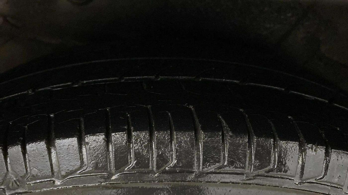 2014 Hyundai i10 MAGNA 1.1, Petrol, Manual, 53,361 km, Right Rear Tyre Tread