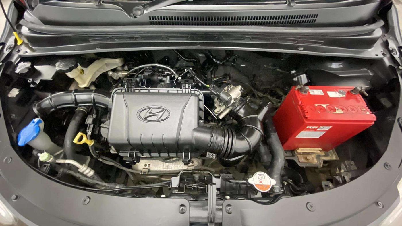 2014 Hyundai i10 MAGNA 1.1, Petrol, Manual, 53,361 km, Engine View