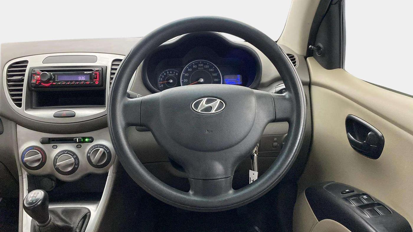 2014 Hyundai i10 MAGNA 1.1, Petrol, Manual, 53,361 km, Steering Wheel Close Up