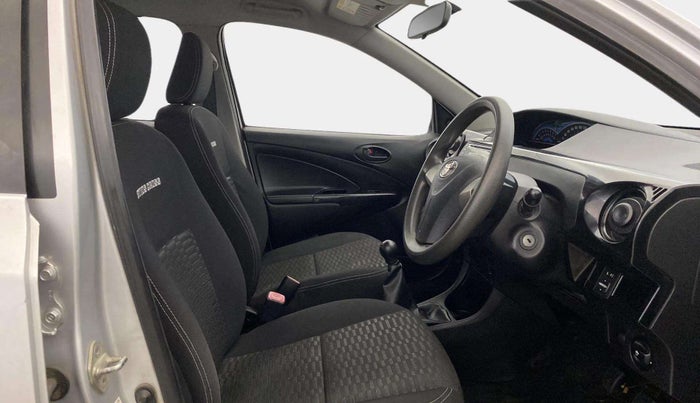 2014 Toyota Etios CROSS 1.2 G, Petrol, Manual, 28,796 km, Right Side Front Door Cabin