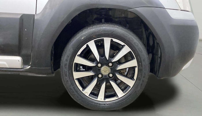 2014 Toyota Etios CROSS 1.2 G, Petrol, Manual, 28,796 km, Right Front Wheel