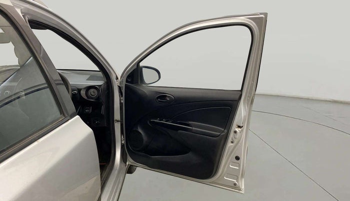 2014 Toyota Etios CROSS 1.2 G, Petrol, Manual, 28,796 km, RHS Front Door