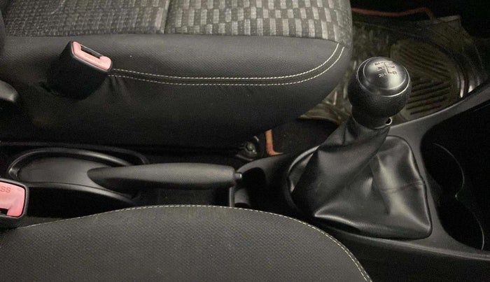 2014 Toyota Etios CROSS 1.2 G, Petrol, Manual, 28,796 km, Gear Lever