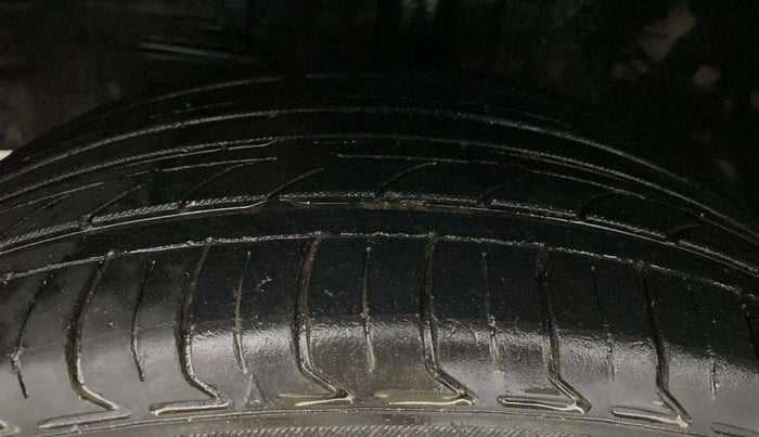 2014 Toyota Etios CROSS 1.2 G, Petrol, Manual, 28,796 km, Left Front Tyre Tread