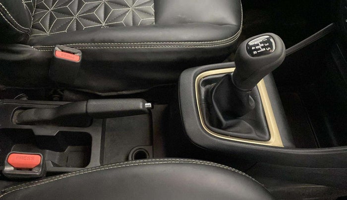 2022 Tata PUNCH ACCOMPLISHED MT, Petrol, Manual, 44,682 km, Gear Lever