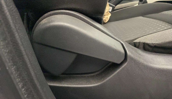 2022 Nissan MAGNITE XE, Petrol, Manual, 10,647 km, Driver Side Adjustment Panel