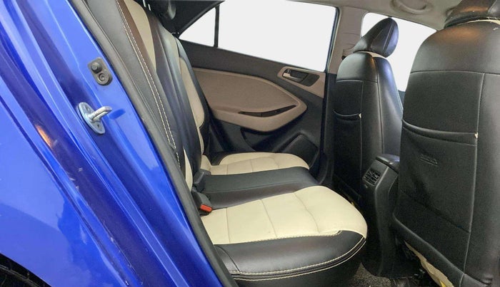2016 Hyundai Elite i20 ASTA 1.2, Petrol, Manual, 1,18,213 km, Right Side Rear Door Cabin