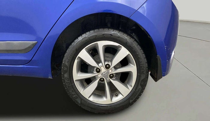 2016 Hyundai Elite i20 ASTA 1.2, Petrol, Manual, 1,18,213 km, Left Rear Wheel