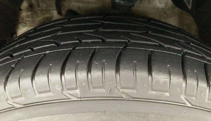 2021 Mahindra XUV300 W6 1.5 DIESEL AMT, Diesel, Automatic, 58,153 km, Left Front Tyre Tread