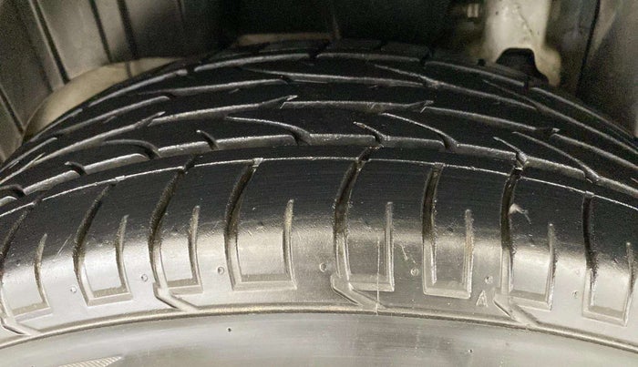 2021 Mahindra XUV300 W6 1.5 DIESEL AMT, Diesel, Automatic, 58,153 km, Right Rear Tyre Tread