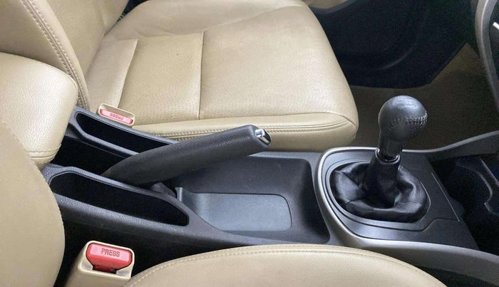 2016 Honda City 1.5L I-VTEC VX, CNG, Manual, 63,637 km, Gear Lever