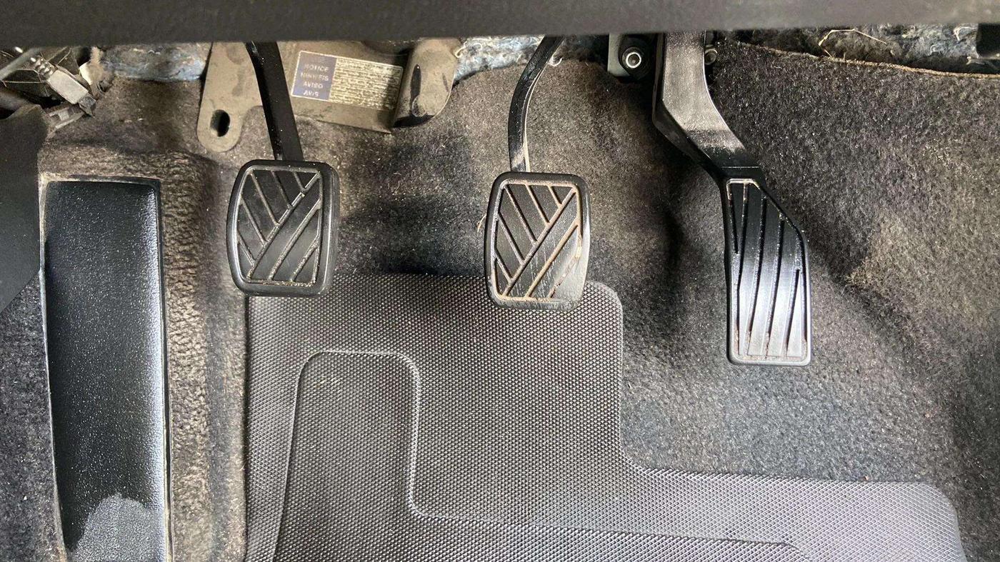 2021 Maruti Vitara Brezza LXI, Petrol, Manual, 52,425 km, Pedals