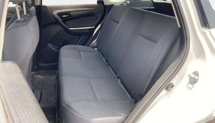 2021 Maruti Vitara Brezza LXI, Petrol, Manual, 52,425 km, Right Side Rear Door Cabin