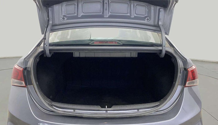 2018 Hyundai Verna 1.6 VTVT SX, Petrol, Manual, 87,063 km, Boot Open Zoomed View