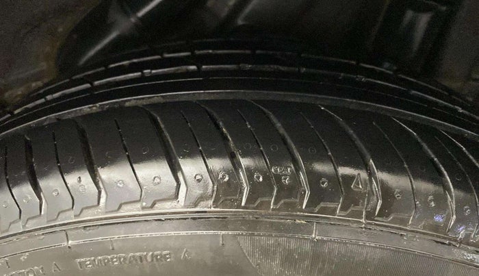 2018 Hyundai Verna 1.6 VTVT SX, Petrol, Manual, 87,063 km, Left Rear Tyre Tread