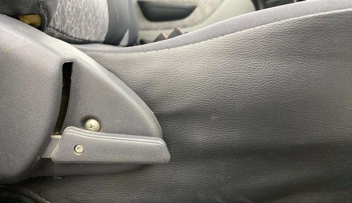 2018 Maruti Alto 800 LXI, Petrol, Manual, 26,906 km, Driver Side Adjustment Panel