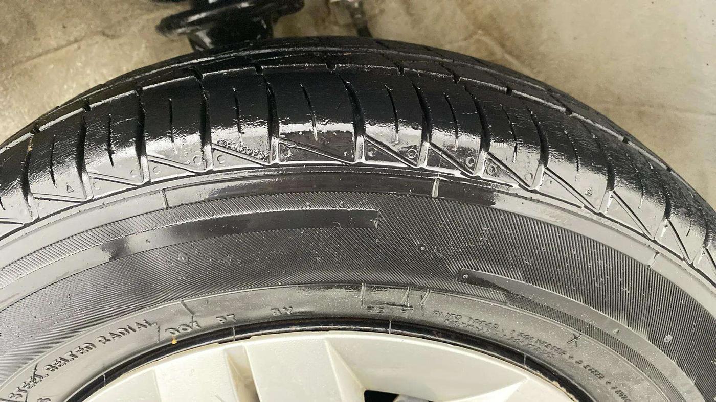 2018 Maruti Alto 800 LXI, Petrol, Manual, 26,906 km, Left Front Tyre Tread