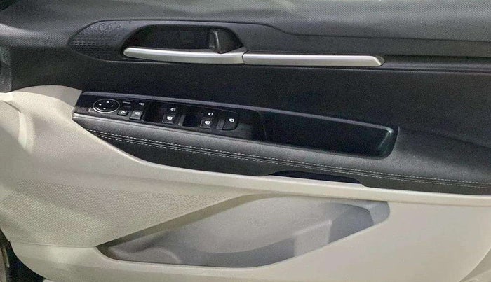 2022 KIA SONET HTX 1.0 DCT, Petrol, Automatic, 12,615 km, Driver Side Door Panels Control
