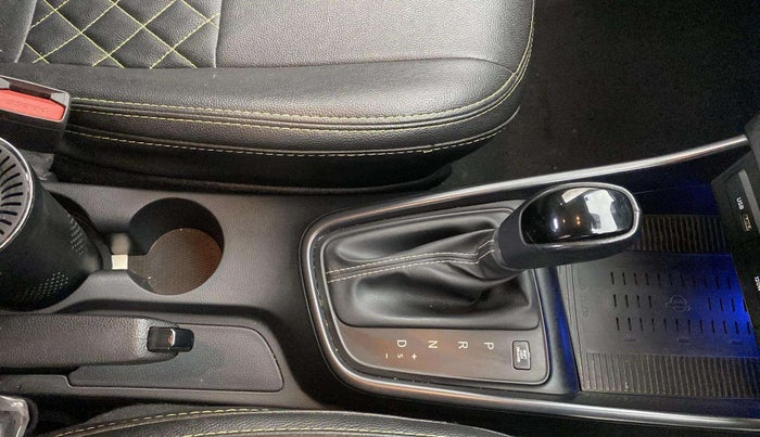 2021 Hyundai NEW I20 ASTA 1.2 AT, Petrol, Automatic, 19,162 km, Gear Lever