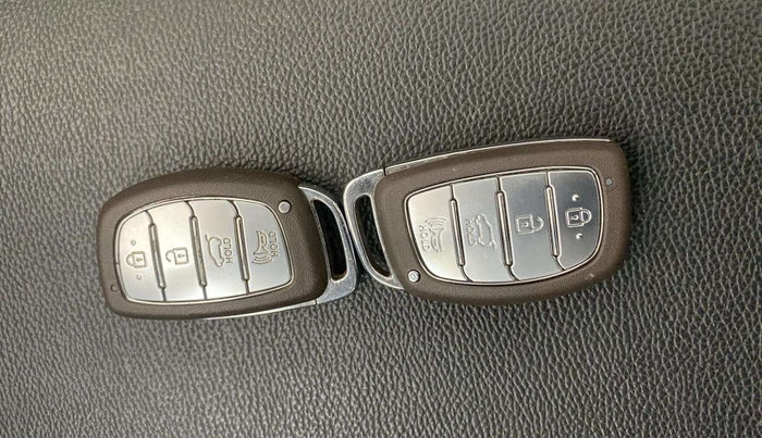 2021 Hyundai NEW I20 ASTA 1.2 AT, Petrol, Automatic, 19,162 km, Key Close Up
