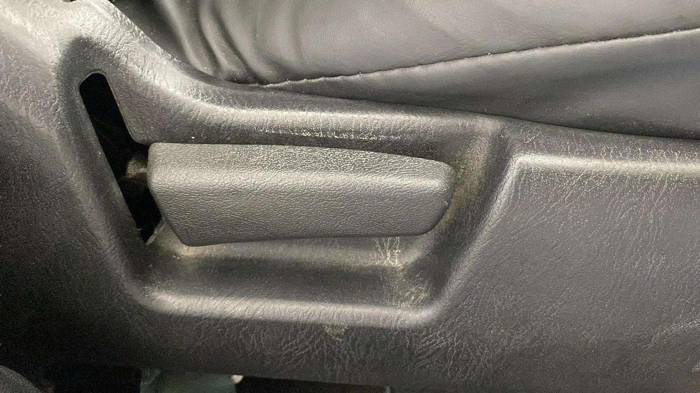 2021 Maruti Alto LXI O, Petrol, Manual, 13,070 km, Driver Side Adjustment Panel