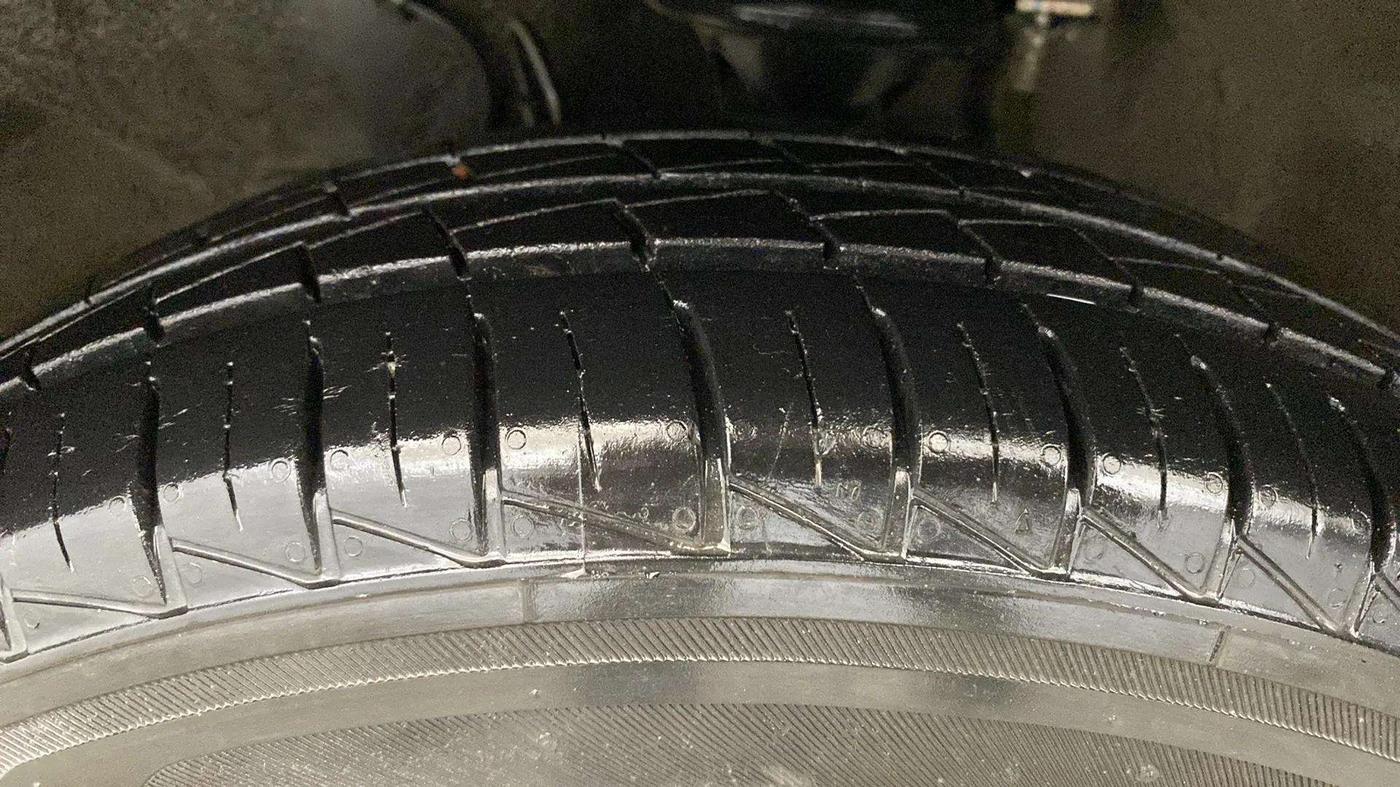 2021 Maruti Alto LXI O, Petrol, Manual, 13,070 km, Left Front Tyre Tread