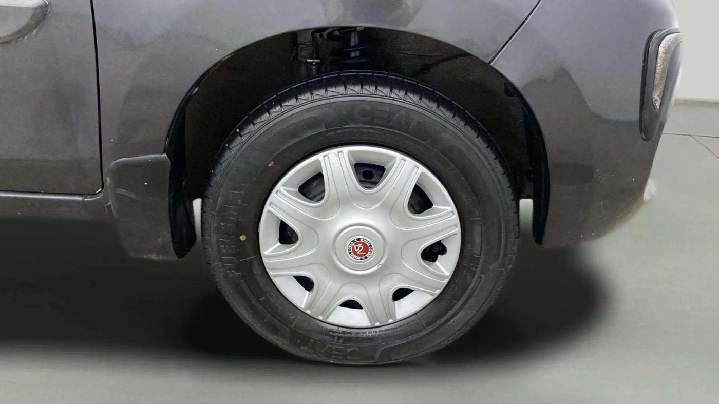 2021 Maruti Alto LXI O, Petrol, Manual, 13,070 km, Right Front Wheel
