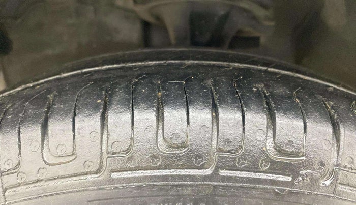 2013 Hyundai i10 SPORTZ 1.2 AT, Petrol, Automatic, 71,261 km, Left Front Tyre Tread