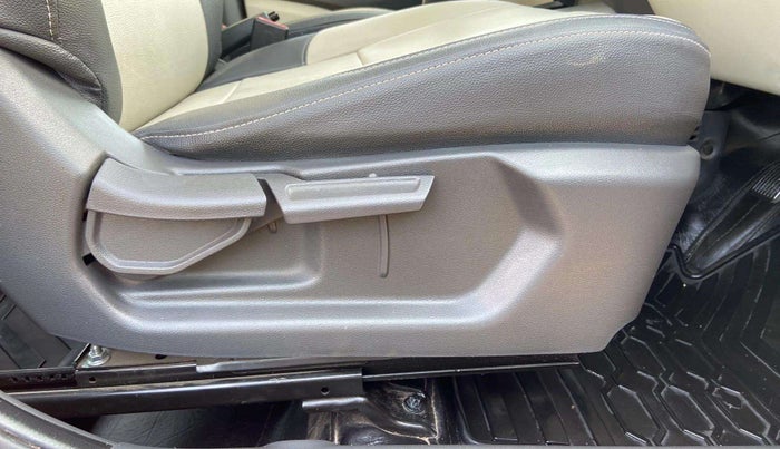2021 Hyundai GRAND I10 NIOS SPORTZ 1.2 KAPPA VTVT, CNG, Manual, 50,346 km, Driver Side Adjustment Panel