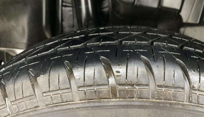 2021 Maruti Swift VXI AMT, Petrol, Automatic, 51,513 km, Right Rear Tyre Tread