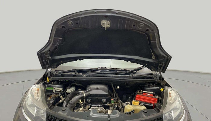 2018 Tata NEXON XM PETROL, Petrol, Manual, 33,715 km, Open Bonet