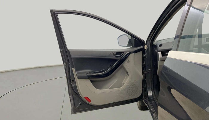 2018 Tata NEXON XM PETROL, Petrol, Manual, 33,715 km, LHS Front Door