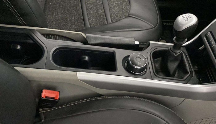 2018 Tata NEXON XM PETROL, Petrol, Manual, 33,715 km, Gear Lever