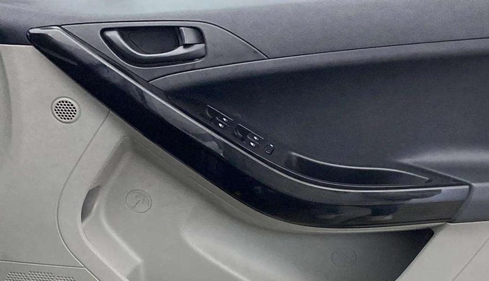 2018 Tata NEXON XM PETROL, Petrol, Manual, 33,715 km, Driver Side Door Panels Control