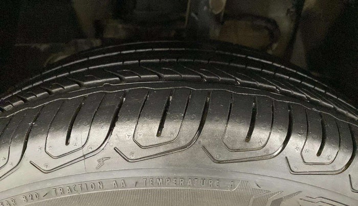 2018 Tata NEXON XM PETROL, Petrol, Manual, 33,715 km, Left Front Tyre Tread