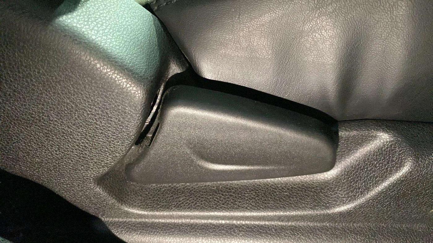 2023 Renault Kwid RXT 1.0, Petrol, Manual, 10,911 km, Driver Side Adjustment Panel