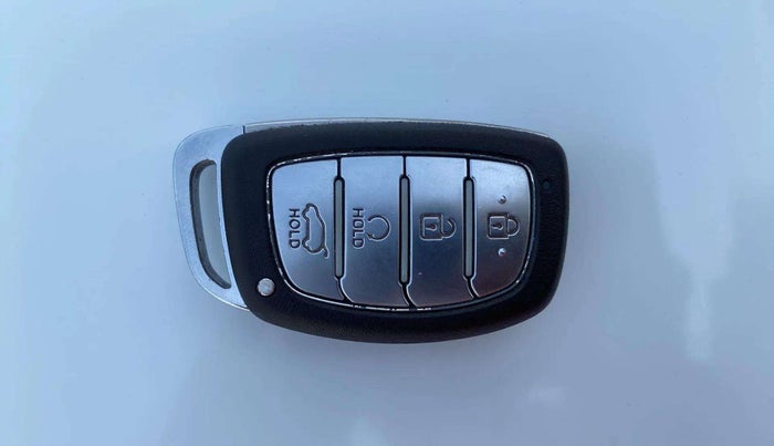 2021 Hyundai ALCAZAR PLATINUM (O) 6STR 2.0 AT, Petrol, Automatic, 84,762 km, Key Close Up