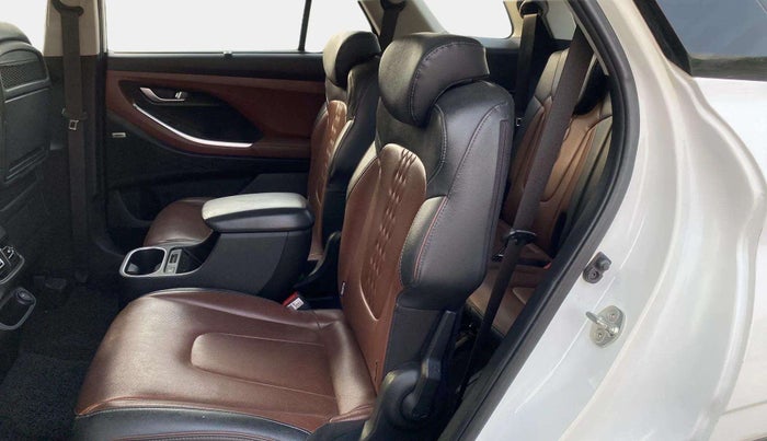 2021 Hyundai ALCAZAR PLATINUM (O) 6STR 2.0 AT, Petrol, Automatic, 84,762 km, Right Side Rear Door Cabin