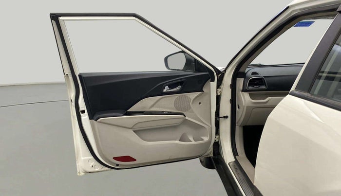 2023 Mahindra XUV300 W8 (O) 1.2 PETROL, Petrol, Manual, 36,405 km, LHS Front Door