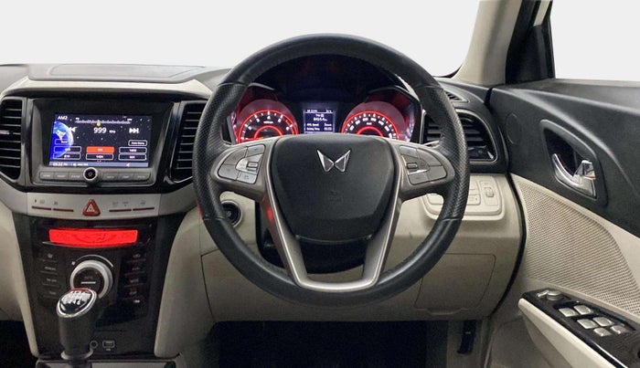 2023 Mahindra XUV300 W8 (O) 1.2 PETROL, Petrol, Manual, 36,405 km, Steering Wheel Close Up