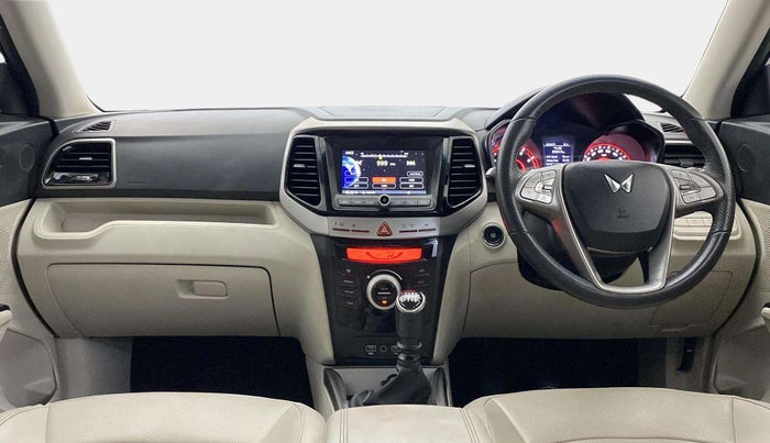 2023 Mahindra XUV300 W8 (O) 1.2 PETROL, Petrol, Manual, 36,405 km, Dashboard