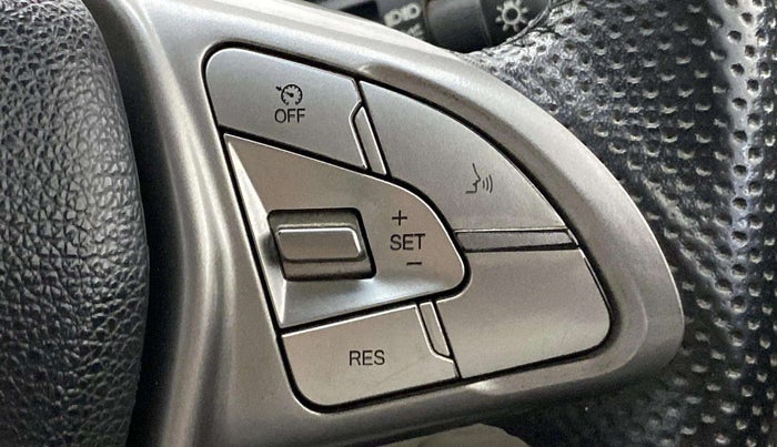 2023 Mahindra XUV300 W8 (O) 1.2 PETROL, Petrol, Manual, 36,405 km, Adaptive Cruise Control