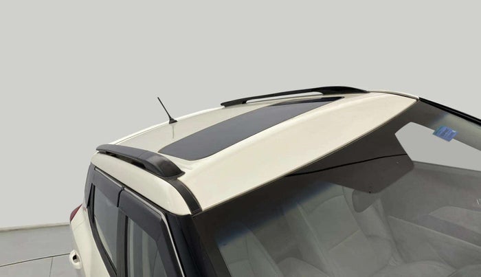 2023 Mahindra XUV300 W8 (O) 1.2 PETROL, Petrol, Manual, 36,405 km, Roof