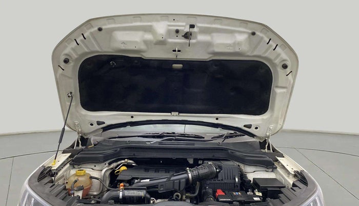 2023 Mahindra XUV300 W8 (O) 1.2 PETROL, Petrol, Manual, 36,405 km, Open Bonet