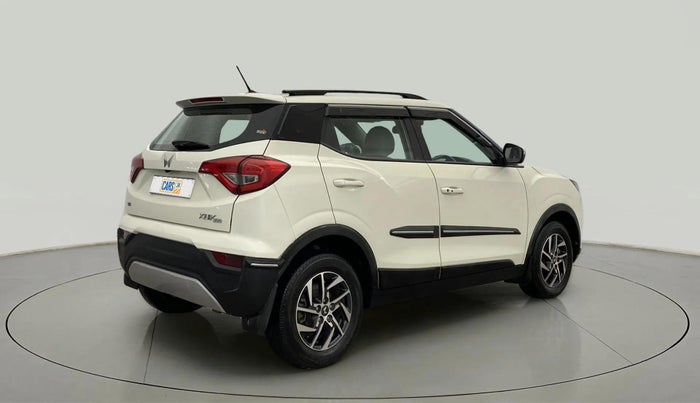 2023 Mahindra XUV300 W8 (O) 1.2 PETROL, Petrol, Manual, 36,405 km, Right Back Diagonal