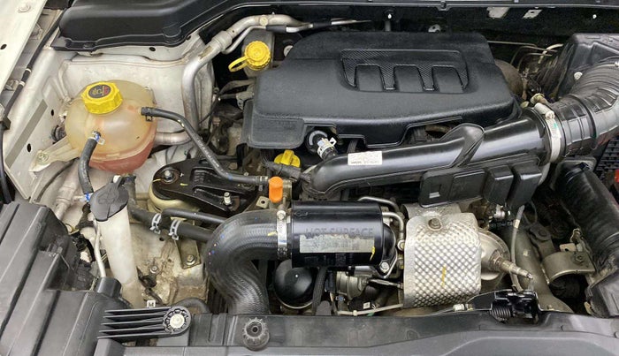 2023 Mahindra XUV300 W8 (O) 1.2 PETROL, Petrol, Manual, 36,405 km, Engine View - Right