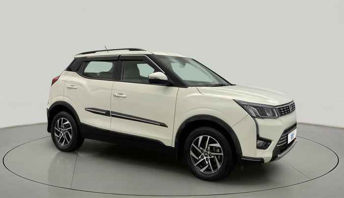 2023 Mahindra XUV300 W8 (O) 1.2 PETROL, Petrol, Manual, 36,405 km, Right Front Diagonal