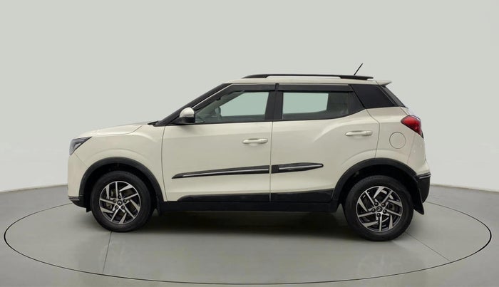 2023 Mahindra XUV300 W8 (O) 1.2 PETROL, Petrol, Manual, 36,405 km, Left Side